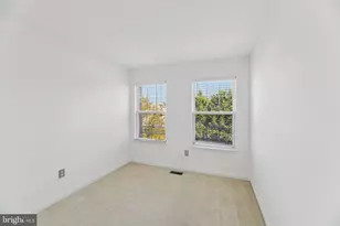 6330 James Harris Way, Centreville, VA 20121 - Photo 8