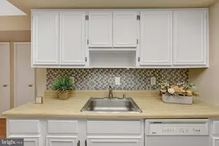 10208 Bushman Dr, Oakton, VA 22124 - Photo 10