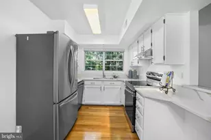 7748 New Providence Dr, Falls Church, VA 22042 - Photo 10