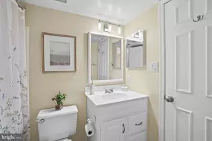 7748 New Providence Dr, Falls Church, VA 22042 - Photo 16