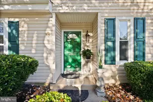 4006 Novar Dr, Chantilly, VA 20151 - Photo 4