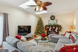 1551 Brownsville Dr, Herndon, VA 20170 - Photo 2