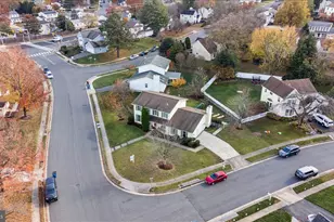 1551 Brownsville Dr, Herndon, VA 20170 - Photo 48