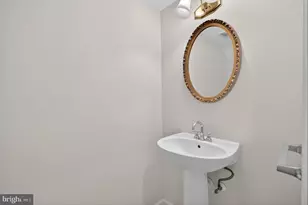 1055 Lexus Way, Herndon, VA 20170 - Photo 16