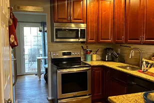 10030 Wood Sorrels Ln, Burke, VA 22015 - Photo 6