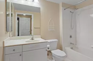 2726 Gallows Rd, Vienna, VA 22180 - Photo 22