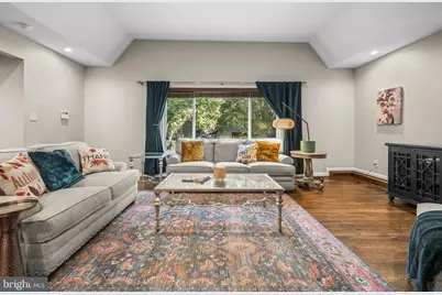 10402 Hollyoak Place, Fairfax, VA 22032 - Photo 8