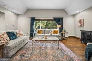 10402 Hollyoak Pl, Fairfax, VA 22032 - Photo 8