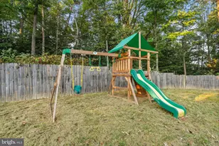 10402 Hollyoak Pl, Fairfax, VA 22032 - Photo 56