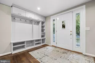 10402 Hollyoak Pl, Fairfax, VA 22032 - Photo 6