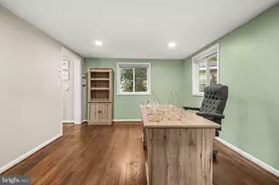 10402 Hollyoak Pl, Fairfax, VA 22032 - Photo 20