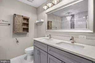 10402 Hollyoak Pl, Fairfax, VA 22032 - Photo 26