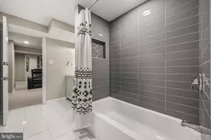10402 Hollyoak Pl, Fairfax, VA 22032 - Photo 40