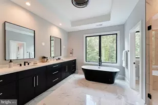 6908 Southridge Dr, McLean, VA 22101 - Photo 32