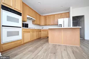 8025 Samuel Wallis St, Lorton, VA 22079 - Photo 28