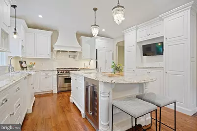 1616 Sherwood Hall Lane, Alexandria, VA 22306 - Photo 12