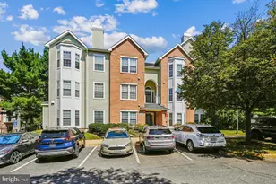 4131 Fountainside Ln, Fairfax, VA 22030 - Photo 4
