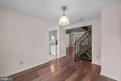 6832 Heatherway Court, Alexandria, VA 22315 - Photo 8