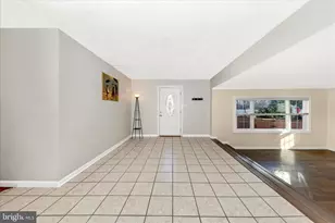 2112 Pimmit Dr, Falls Church, VA 22043 - Photo 6