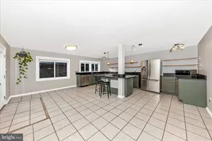 2112 Pimmit Dr, Falls Church, VA 22043 - Photo 8