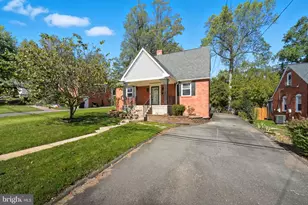 6812 Chestnut Ave, Falls Church, VA 22042 - Photo 2