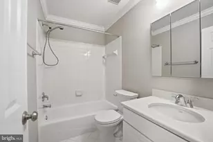 3152 Eakin Park Ct, Fairfax, VA 22031 - Photo 26