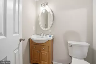 3152 Eakin Park Ct, Fairfax, VA 22031 - Photo 12