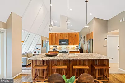 9706 Beach Mill Road, Great Falls, VA 22066 - Photo 6