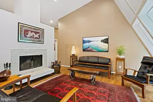 9706 Beach Mill Rd, Great Falls, VA 22066 - Photo 18