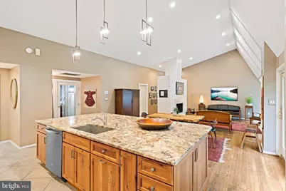 9706 Beach Mill Road, Great Falls, VA 22066 - Photo 4