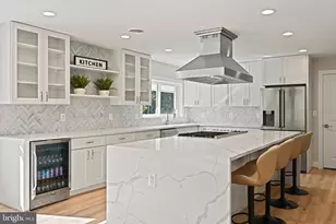 10900 Hunter Station Rd, Vienna, VA 22181 - Photo 12