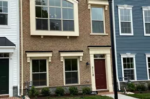 5118 Ridgeview Retreat Dr, Chantilly, VA 20151 - Photo 2