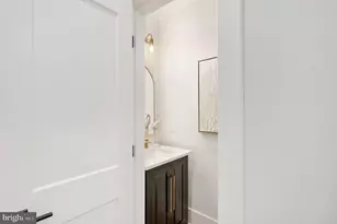 623 Echols St SE, Vienna, VA 22180 - Photo 28