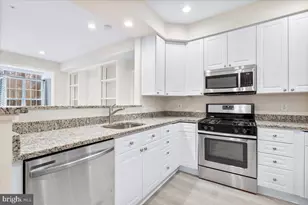 7708 Haynes Point Way, Alexandria, VA 22315 - Photo 4