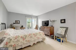 10205 Ashbrooke Ct, Oakton, VA 22124 - Photo 16