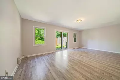 8322 Highcliffe Court, Annandale, VA 22003 - Photo 6