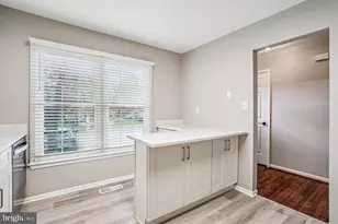 7422 Chummley Ct, Falls Church, VA 22043 - Photo 8