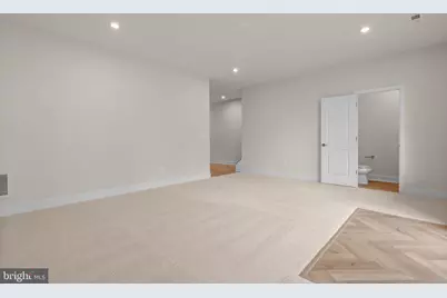 13724 Aviation Place, Herndon, VA 20171 - Photo 32