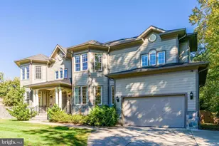 829 Golden Arrow St, Great Falls, VA 22066 - Photo 4