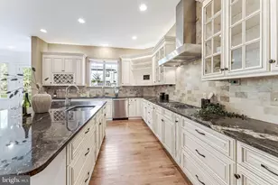 829 Golden Arrow St, Great Falls, VA 22066 - Photo 30