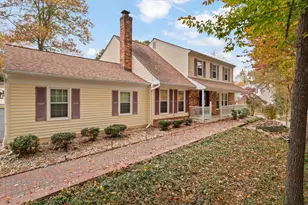 12133 Queens Brigade Dr, Fairfax, VA 22030 - Photo 8