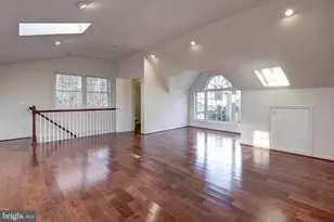 2082 Hunters Crest Way, Vienna, VA 22181 - Photo 22