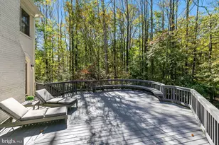 2404 Oakmont Ct, Oakton, VA 22124 - Photo 18