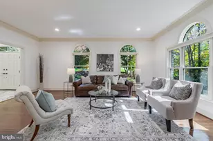 2404 Oakmont Ct, Oakton, VA 22124 - Photo 6