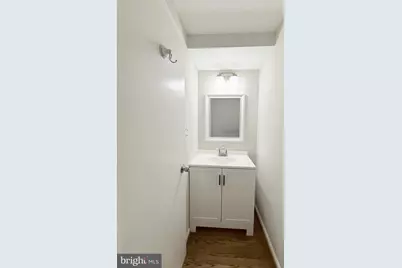 8219 Doctor Craik Ct, Alexandria, VA 22306 - Photo 10