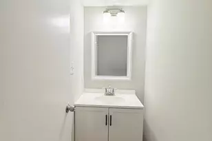 8219 Doctor Craik Ct, Alexandria, VA 22306 - Photo 10