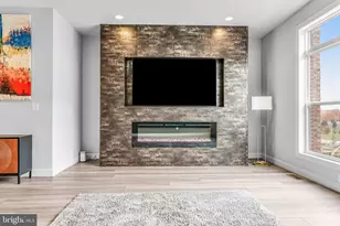 12307 W Oaks Dr, Fairfax, VA 22030 - Photo 12