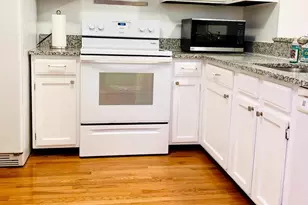 14816 Lynhodge Ct, Centreville, VA 20120 - Photo 4