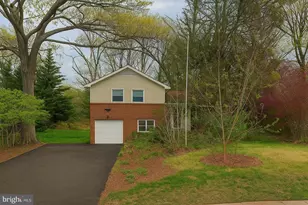 239 Old Court House Rd NE, Vienna, VA 22180 - Photo 1