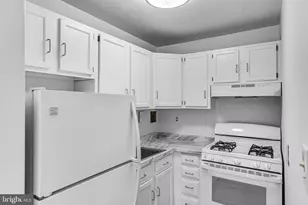 6137 Leesburg Pike, Falls Church, VA 22041 - Photo 10
